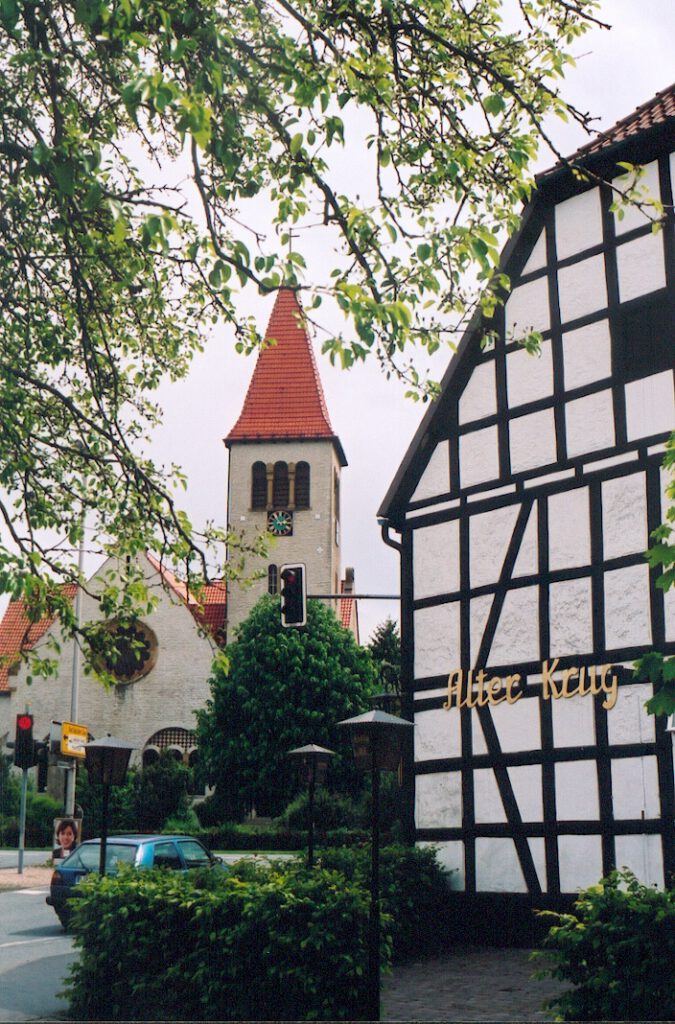 Oerlinghausen-Helpup Kirche und Alter Krug