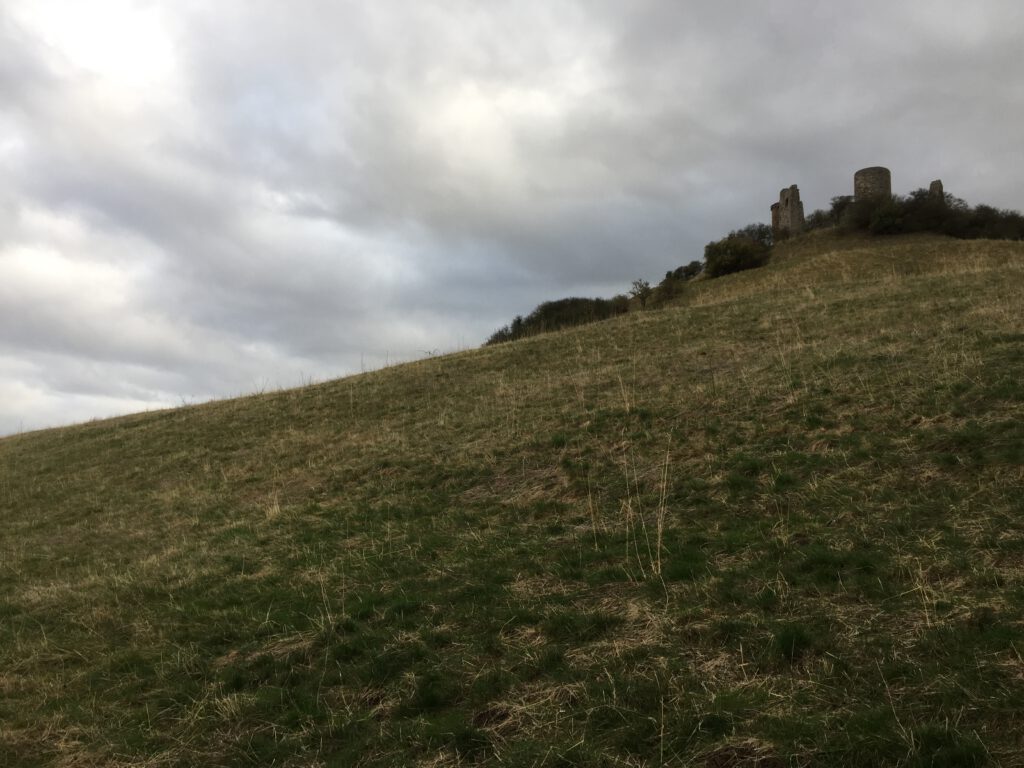 Desenberg bei Warburg (Foto: Korff)