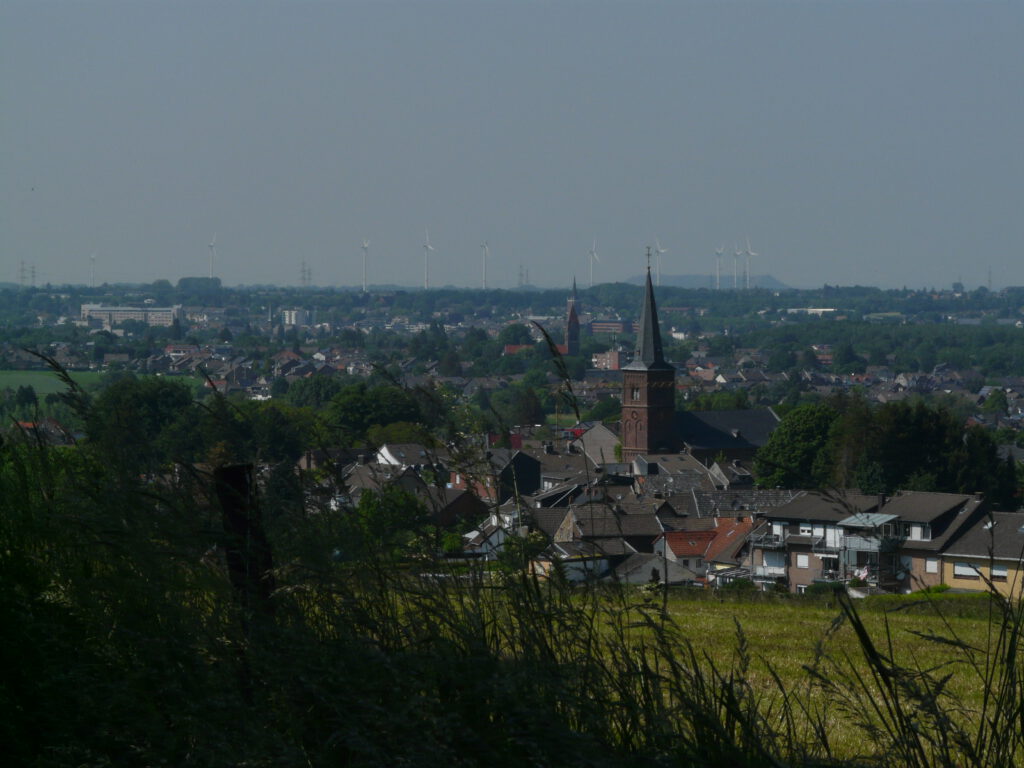 Eschweiler: Das Zentrum von Süden her, von einem Berg bei Hastenrath aus gesehen