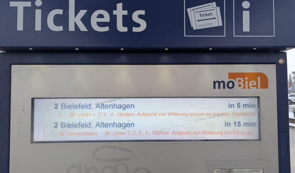 Fahrkartenautomat mit Glatteiswarnung